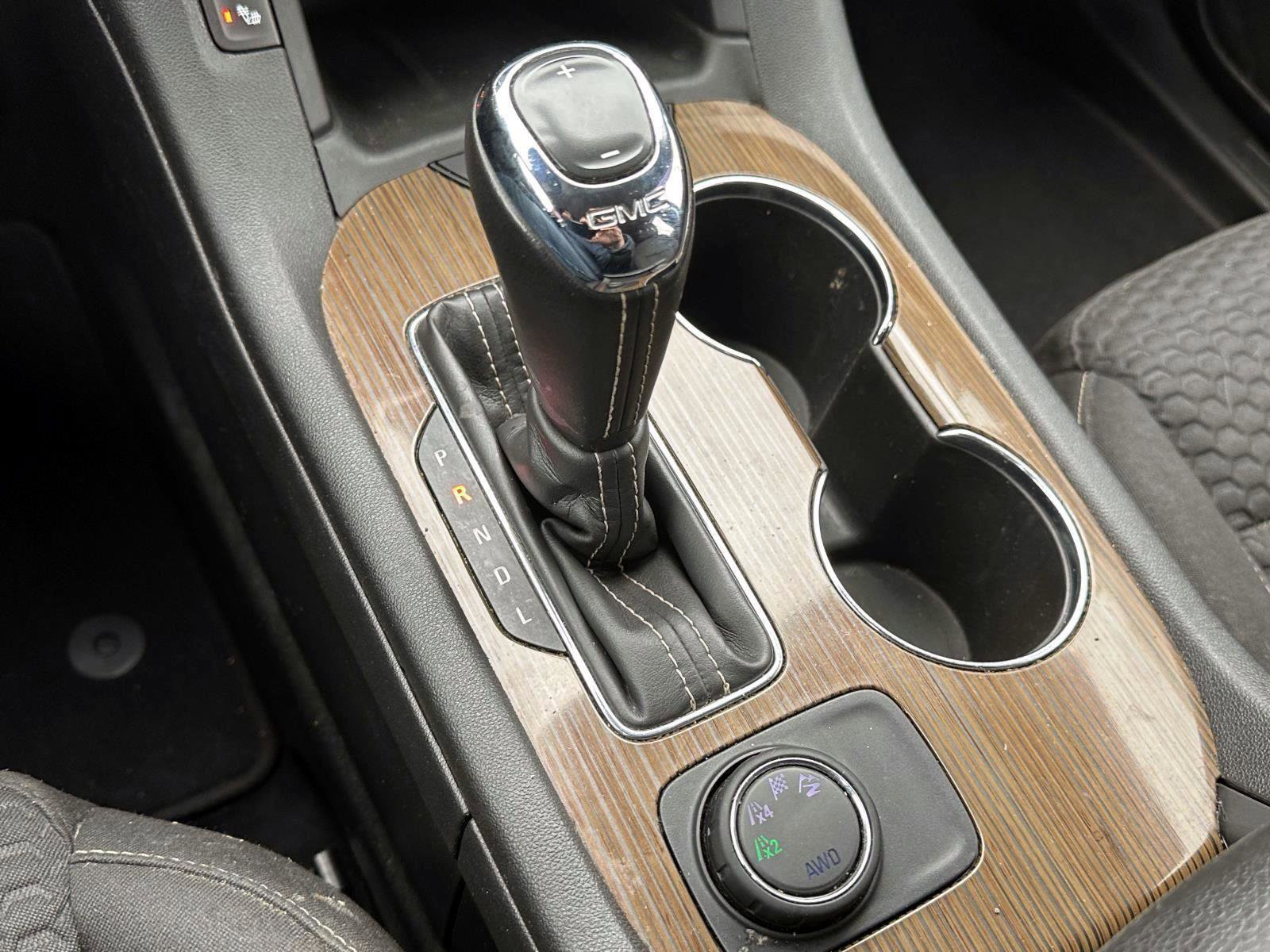 Used 2019 GMC Acadia SLE image 27