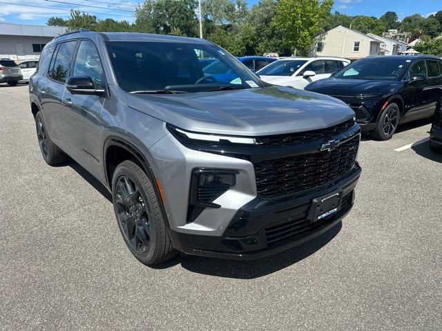 New 2026 Chevrolet Traverse RS w/ LPO, Floor Liner Package AWD/4WD image 7