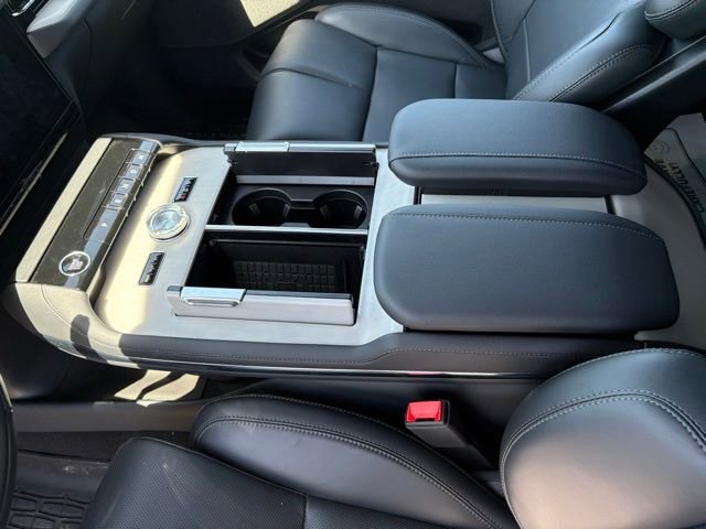Used 2026 Lincoln Navigator Reserve w/ Jet Appearance Package AWD/4WD image 17