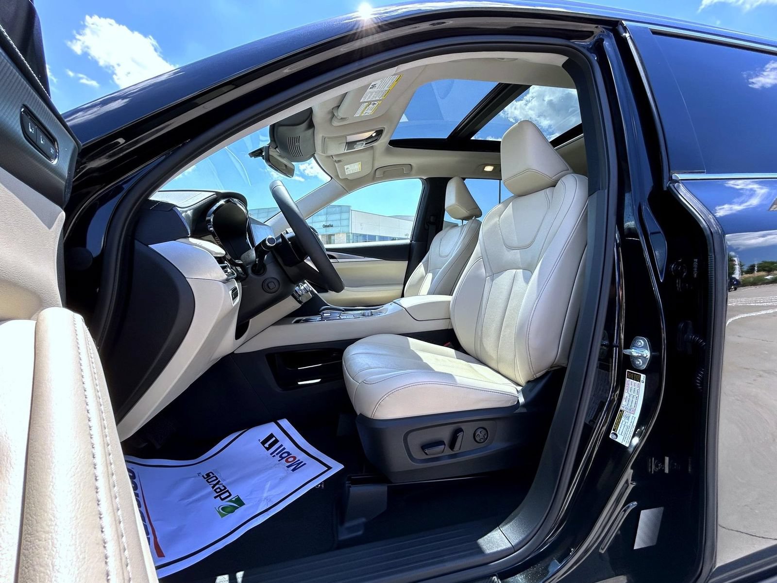 Certified 2023 INFINITI QX60 Luxe w/ Cargo Package AWD/4WD image 10