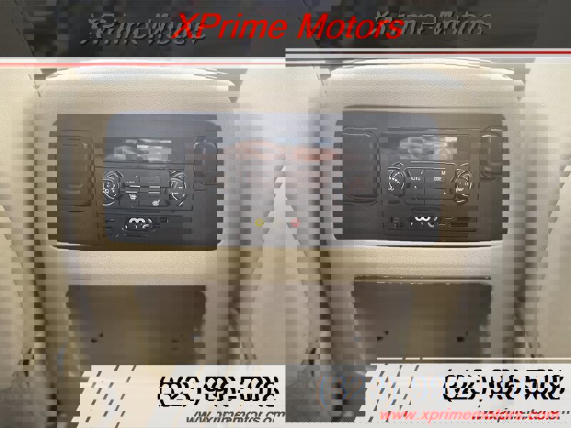 Used 2015 GMC Yukon Denali w/ Premium Package image 31