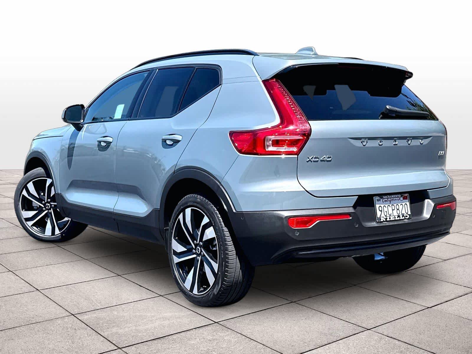 Used 2023 Volvo XC40 B5 Plus w/ Driver Assist Package AWD/4WD image 15