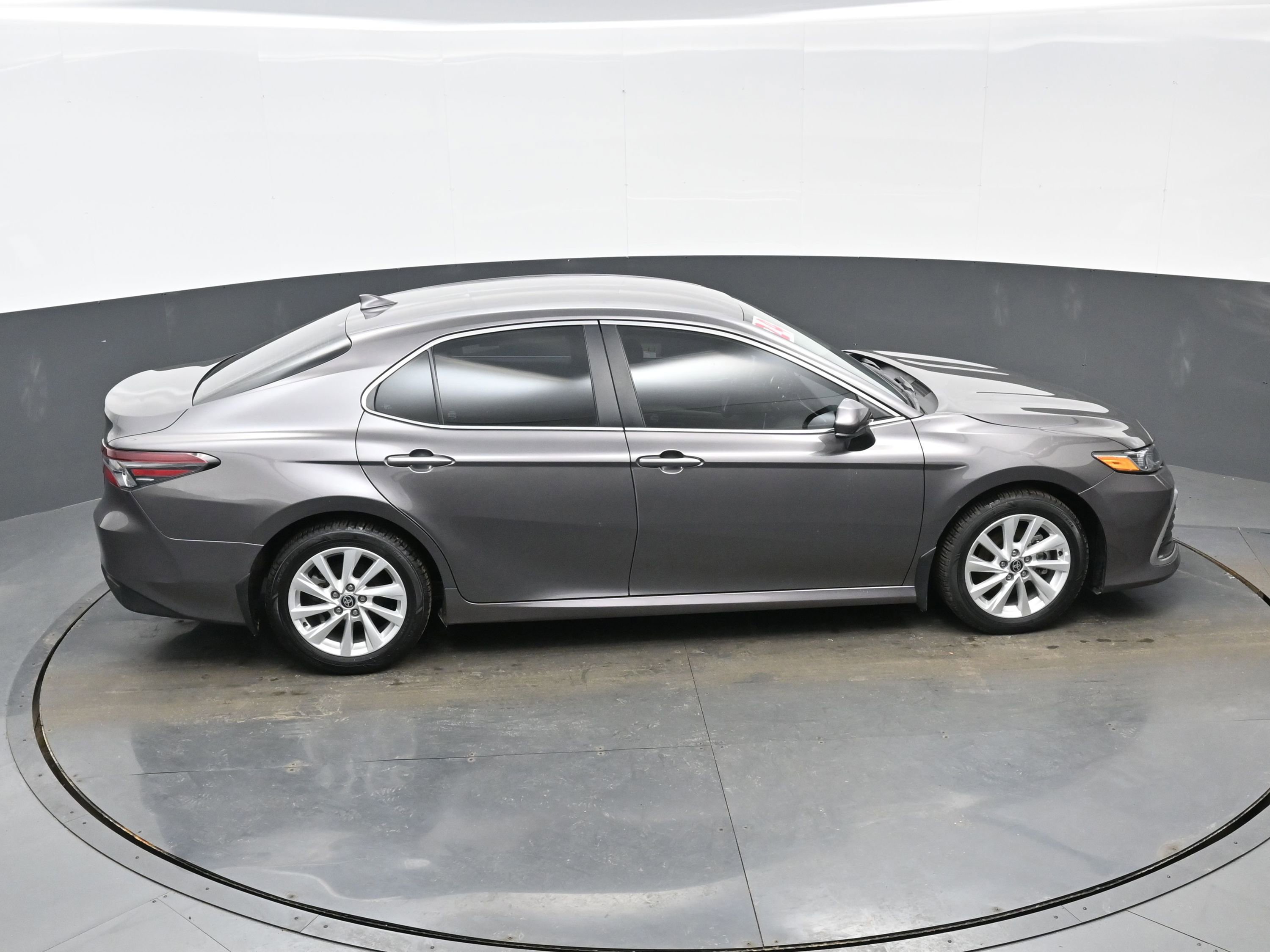 Used 2024 Toyota Camry LE image 39