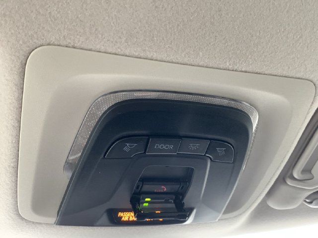 Used 2025 Toyota Corolla LE FWD image 31