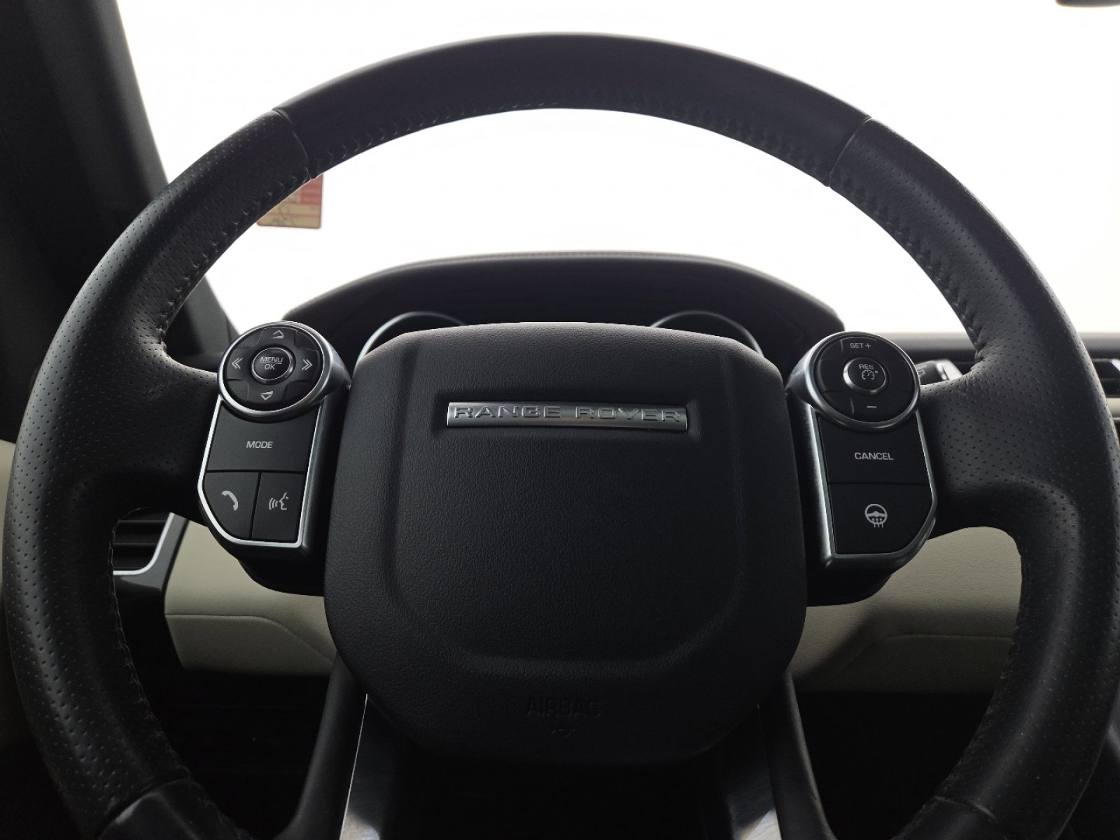 Used 2016 Land Rover Range Rover Sport HSE image 25