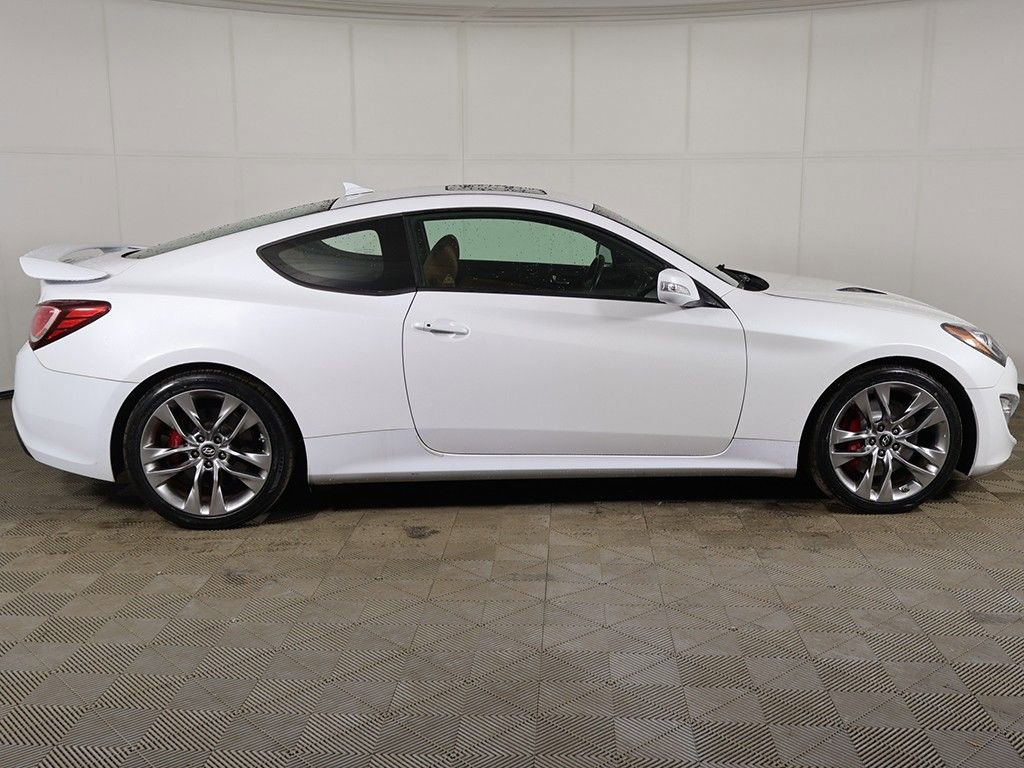 Used 2015 Hyundai Genesis 3.8 RWD image 13