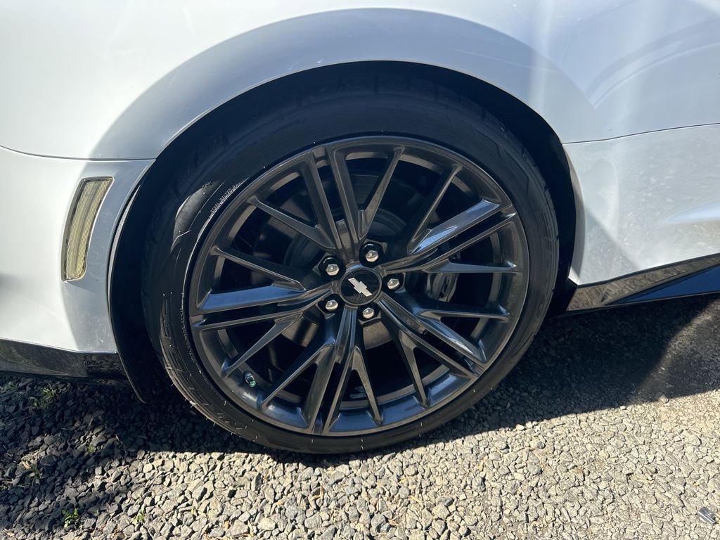 Used 2018 Chevrolet Camaro ZL1 image 21