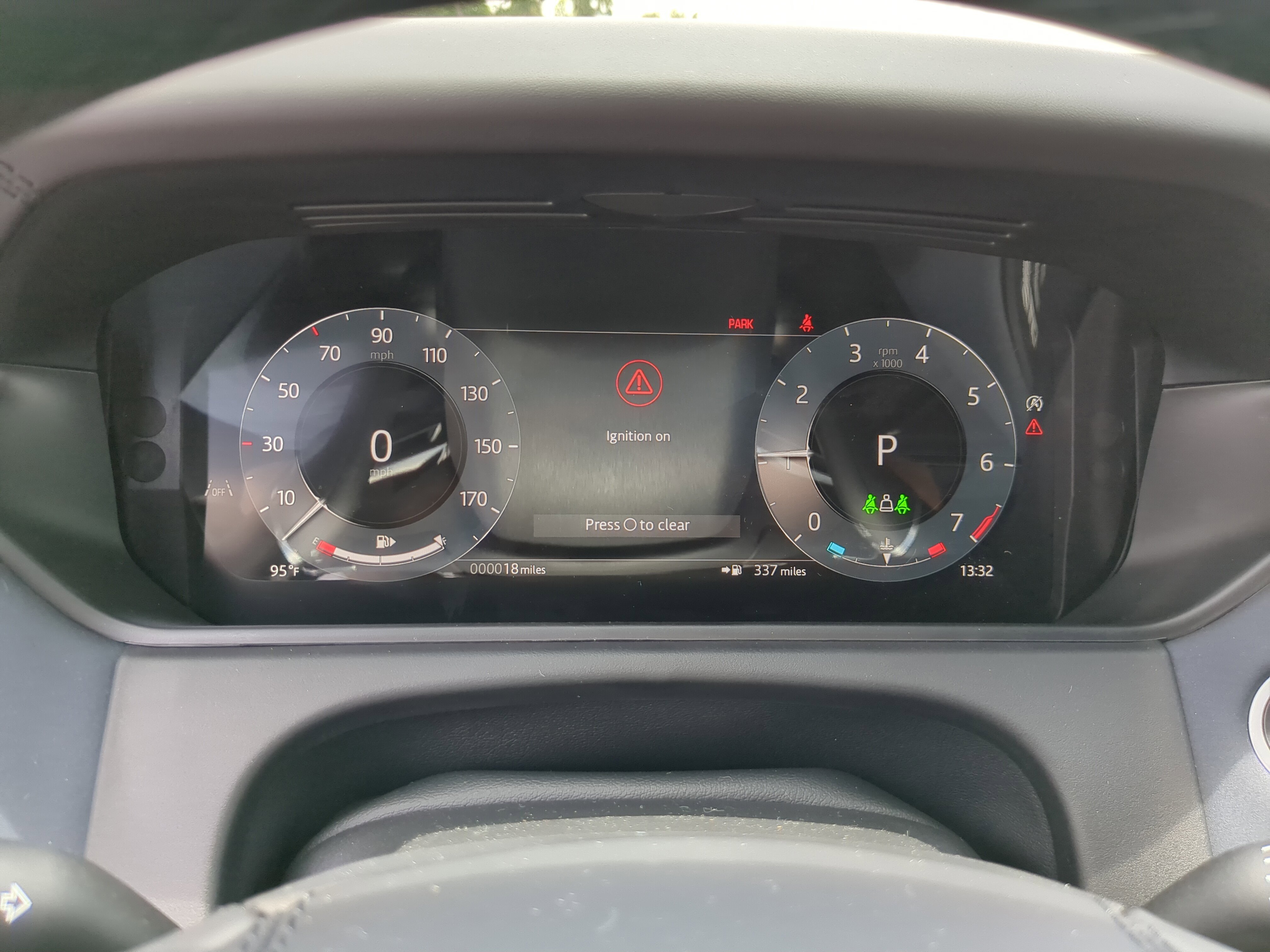 New 2026 Land Rover Range Rover Velar Dynamic SE image 28