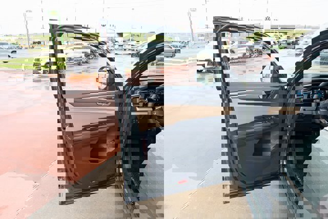 New 2026 Volkswagen Atlas Cross Sport SE image 11