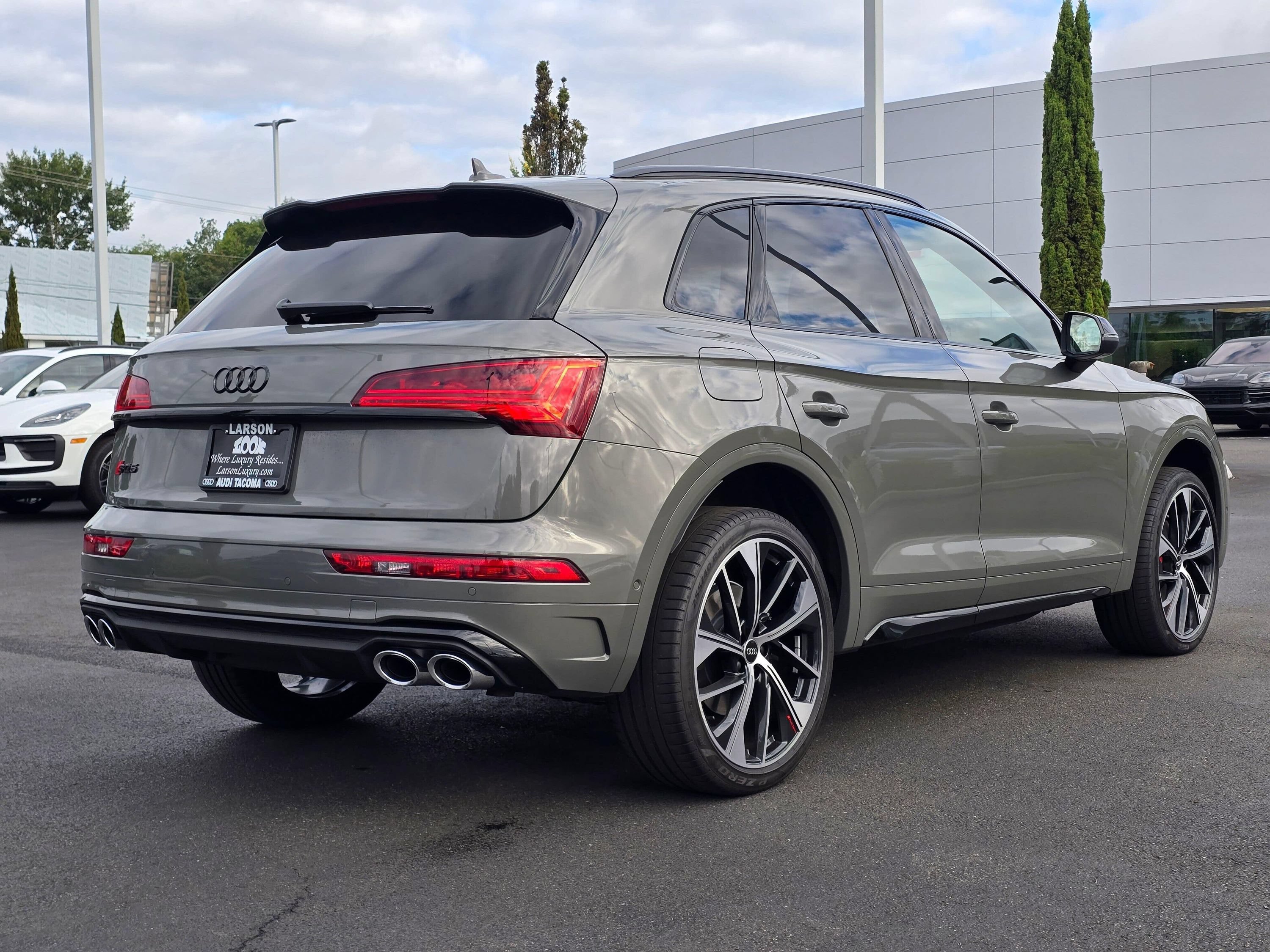 Used 2023 Audi SQ5 Prestige AWD/4WD image 5