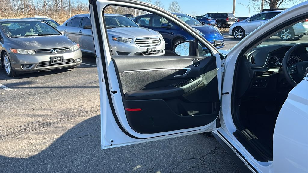 Used 2023 Hyundai Sonata SE image 11