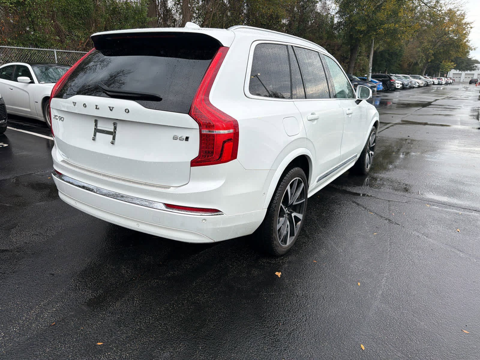Certified 2024 Volvo XC90 B6 Plus w/ Protection Package Premier image 16