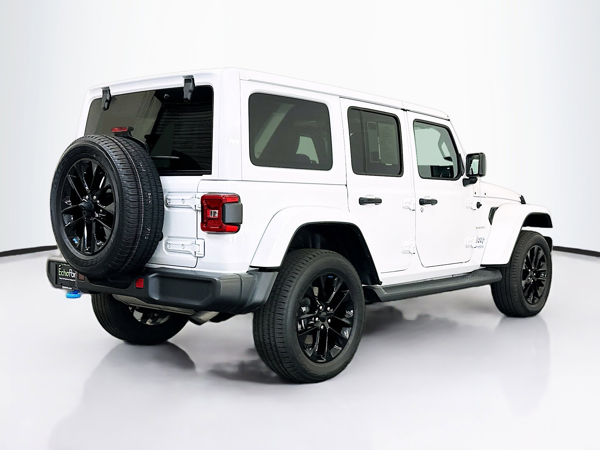 Used 2022 Jeep Wrangler Sahara w/ Cold Weather Group image 9