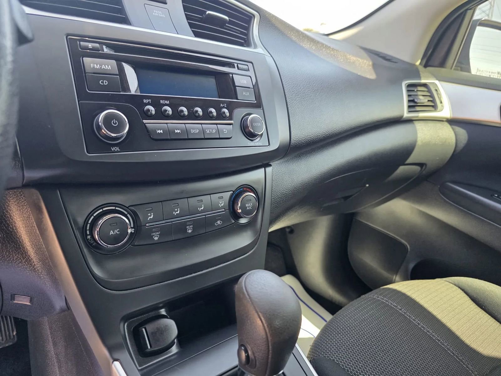 Used 2016 Nissan Sentra S image 7