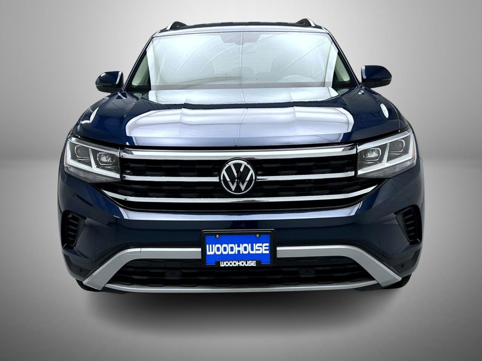 Used 2023 Volkswagen Atlas SE image 2