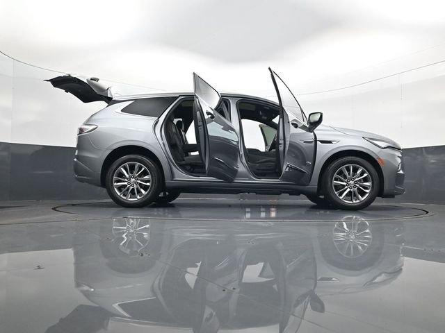 Used 2024 Buick Enclave Avenir w/ Avenir Technology Package image 34
