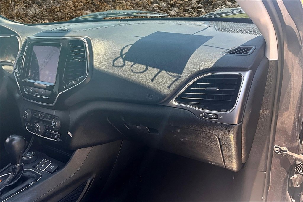 Used 2021 Jeep Cherokee Limited image 13