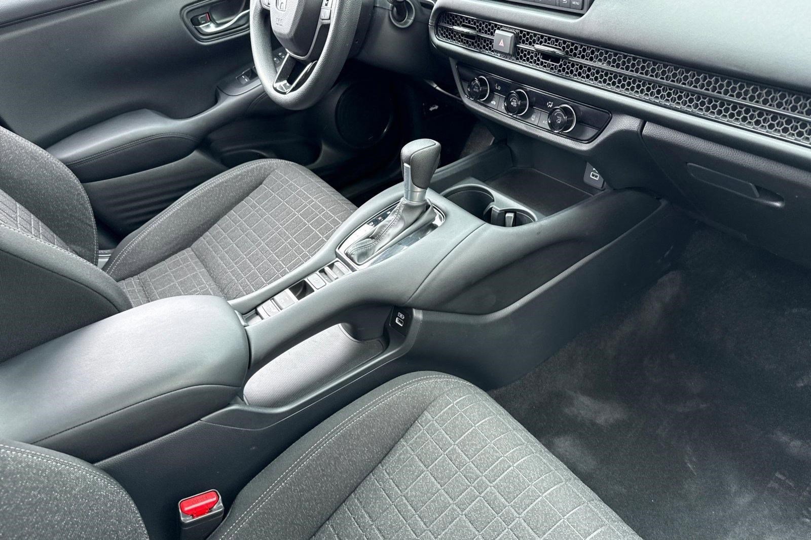 Certified 2023 Honda HR-V LX image 31