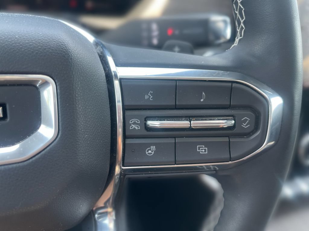 Used 2025 GMC Acadia Denali AWD/4WD image 20