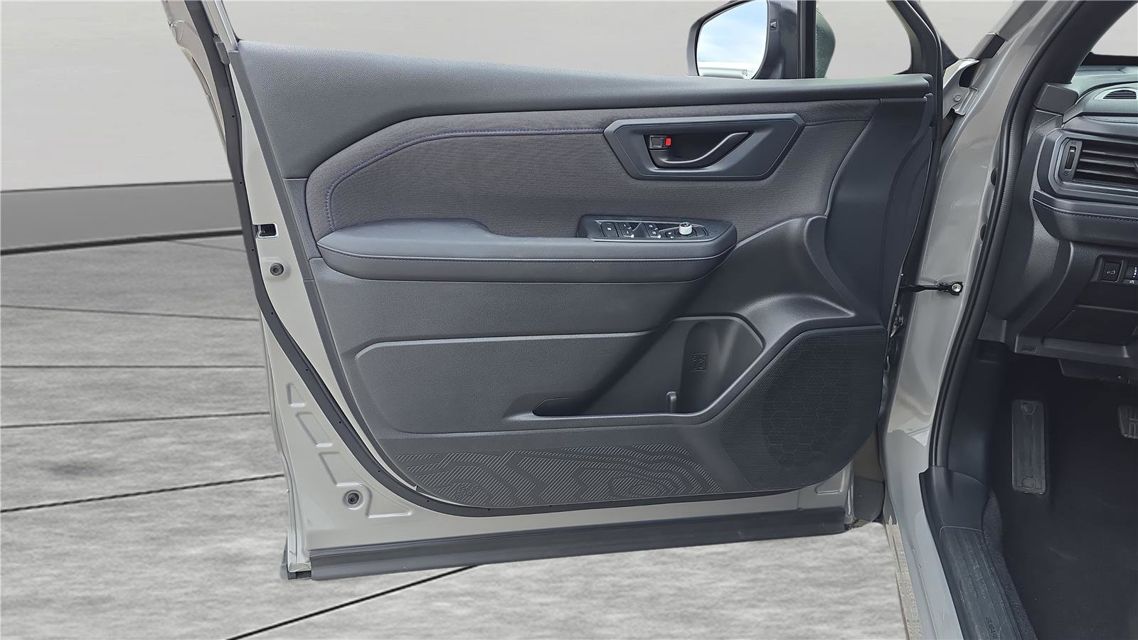 Used 2025 Subaru Forester Premium w/ Convenience Package #1 image 12