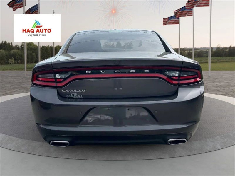 Used 2020 Dodge Charger SXT image 6