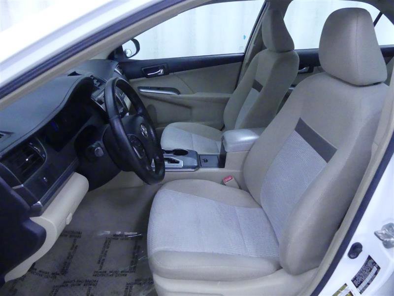 Used 2013 Toyota Camry XLE image 18