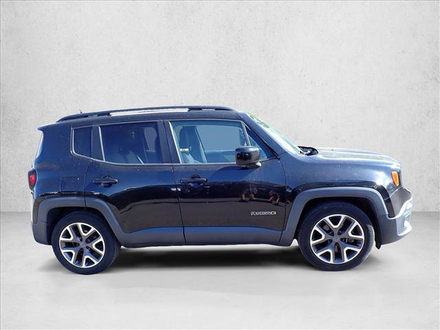 Used 2015 Jeep Renegade Latitude w/ Cold Weather Group FWD image 8