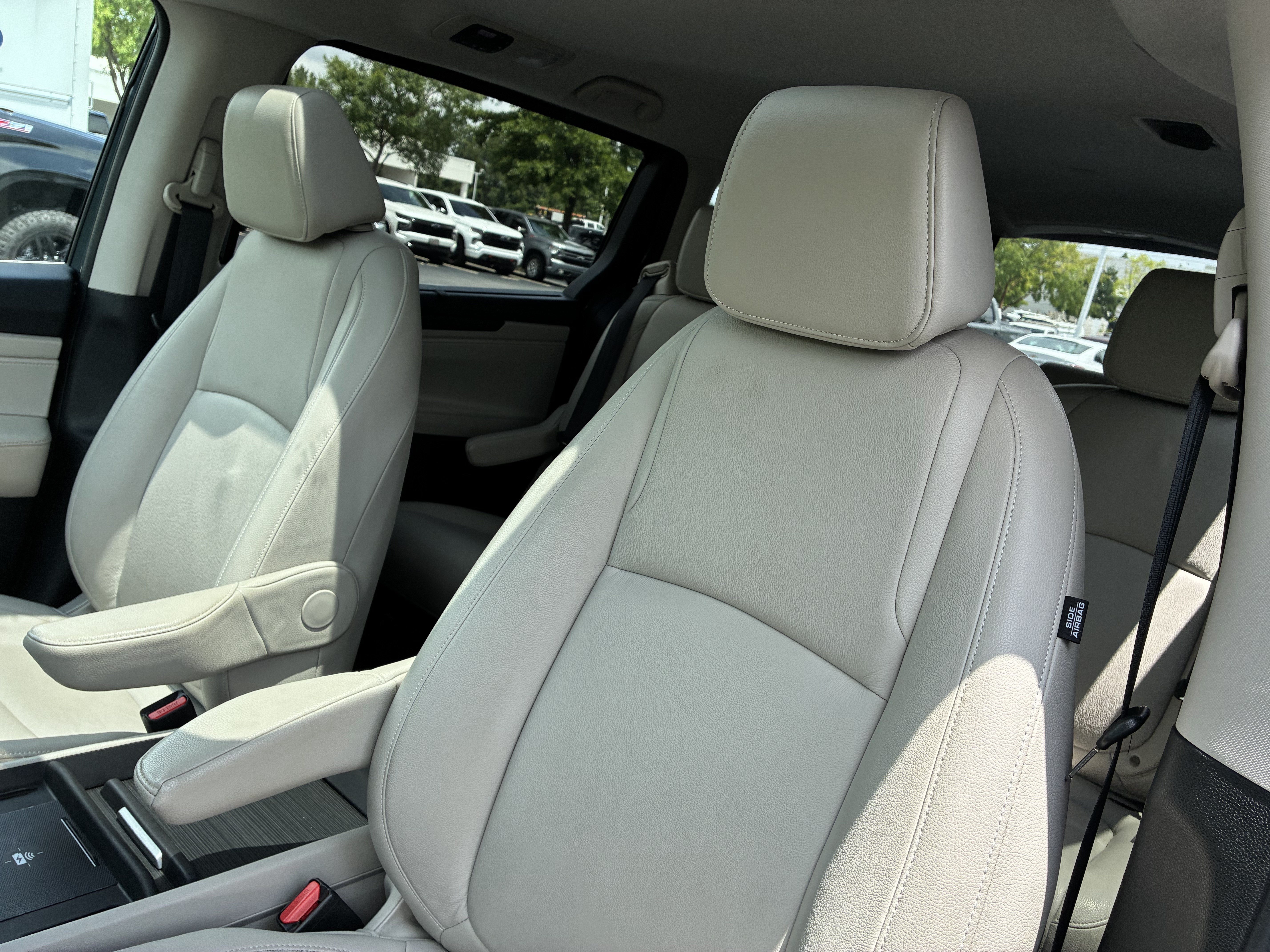 Used 2025 Honda Odyssey EX-L image 19