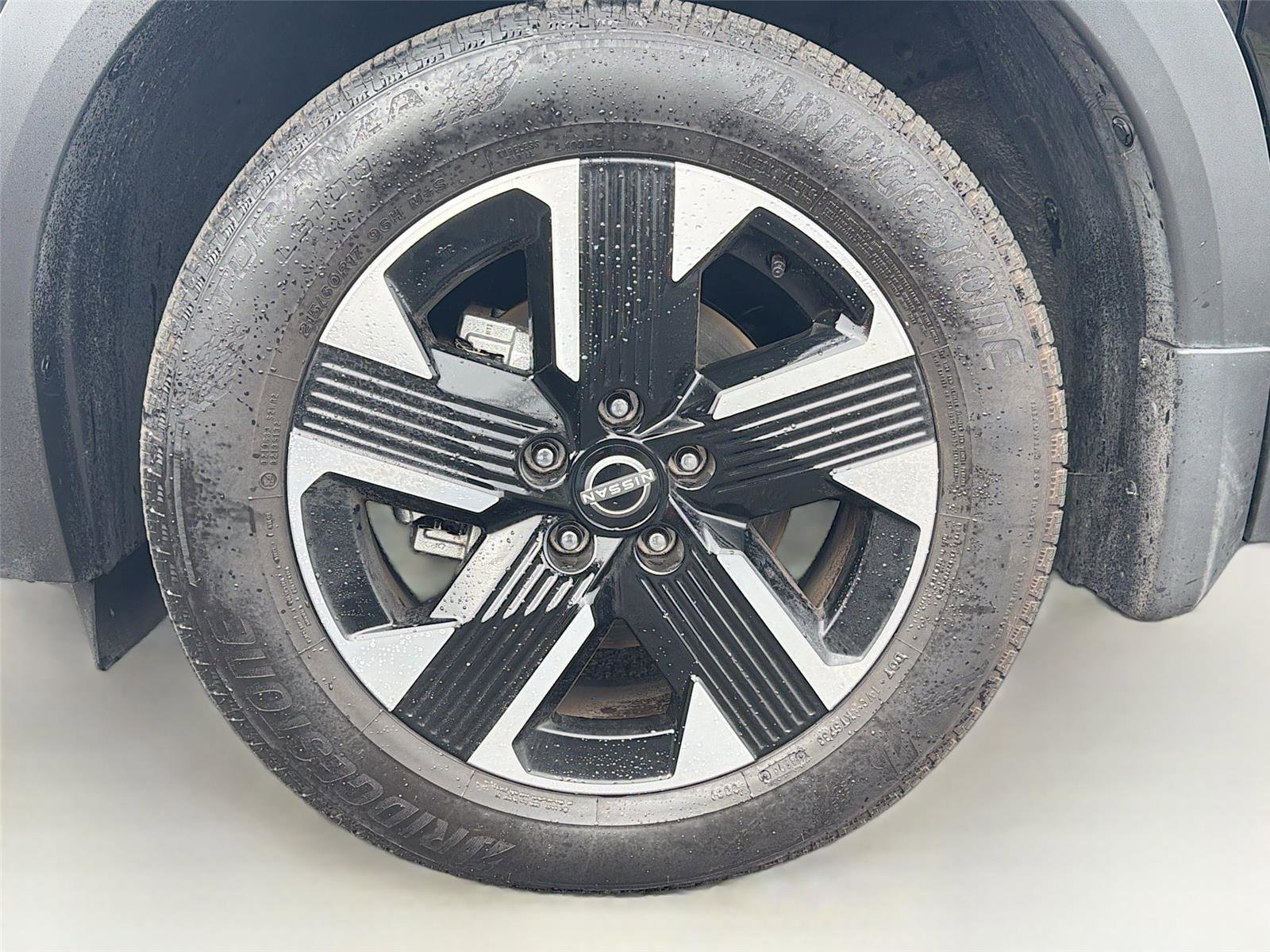 Used 2025 Nissan Kicks SR image 29