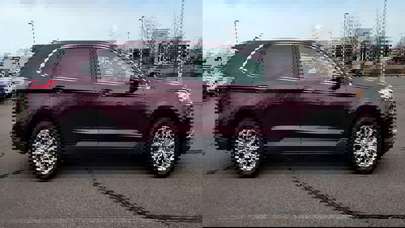 Used 2024 Ford Edge Titanium image 9