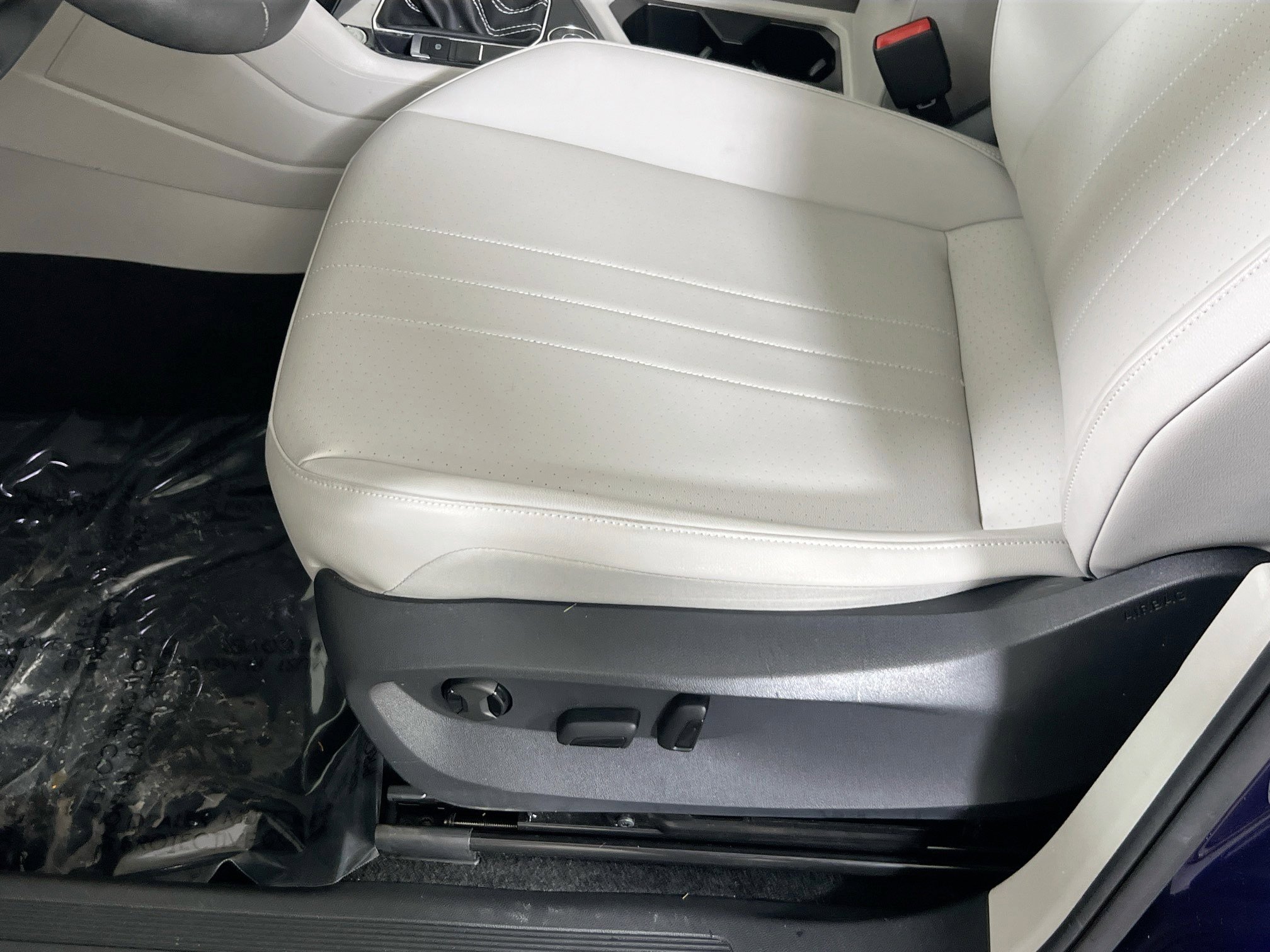 Used 2022 Volkswagen Tiguan SE AWD/4WD image 18