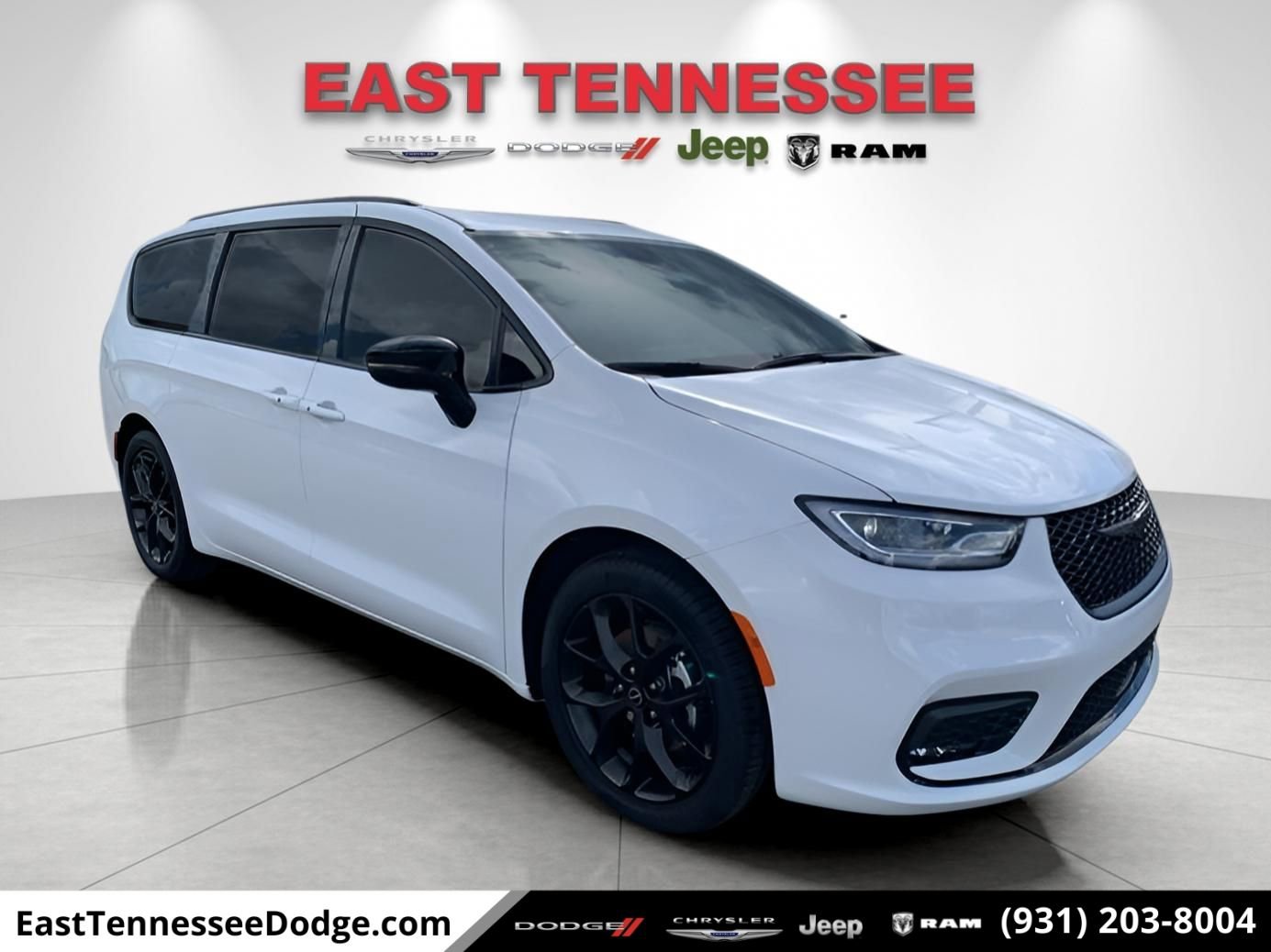 New 2026 Chrysler Pacifica Limited w/ Uconnect Theater Family Group image 1