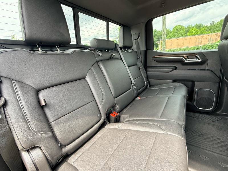 Used 2022 Chevrolet Silverado 1500 LT Trail Boss w/ Convenience Package II AWD/4WD image 29