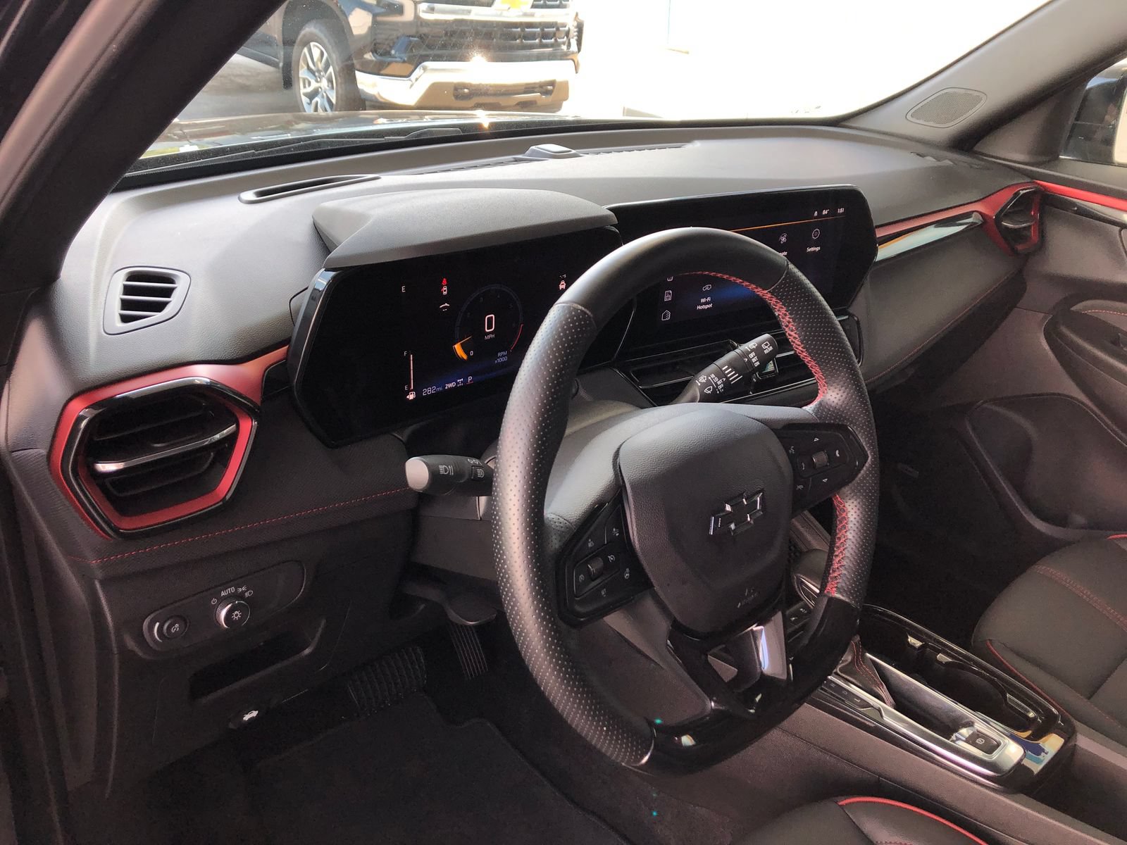 Used 2024 Chevrolet TrailBlazer RS w/ Convenience Package AWD/4WD image 19