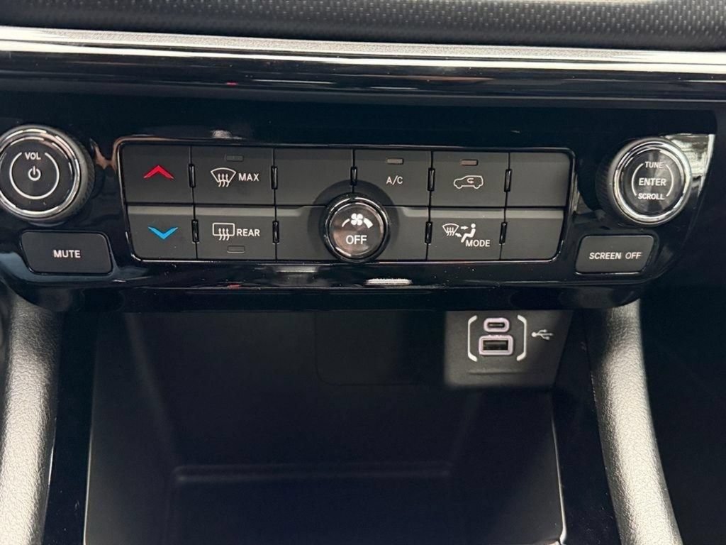 New 2026 Jeep Compass Latitude AWD/4WD image 17