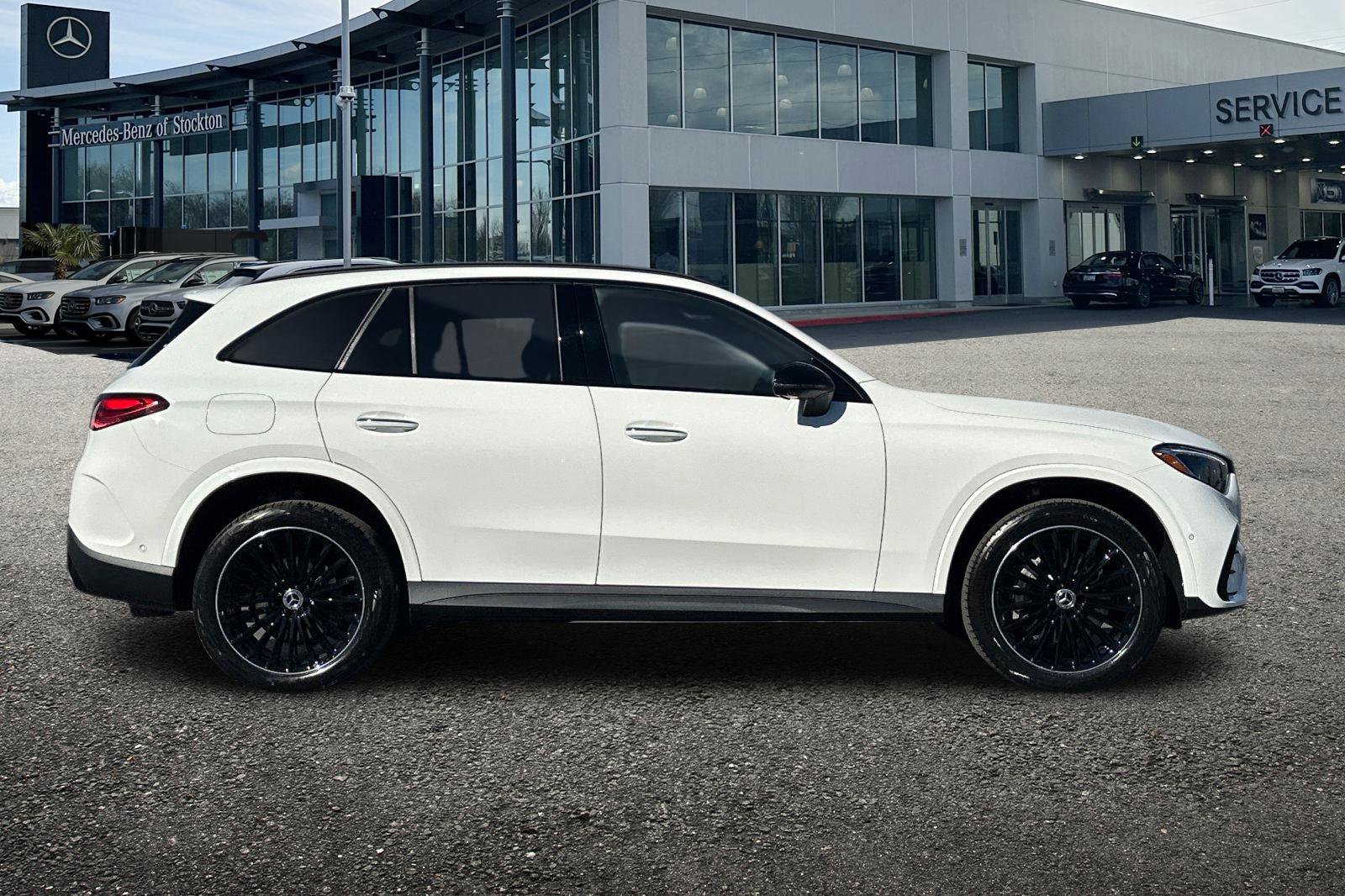 New 2026 Mercedes-Benz GLC 300 image 3