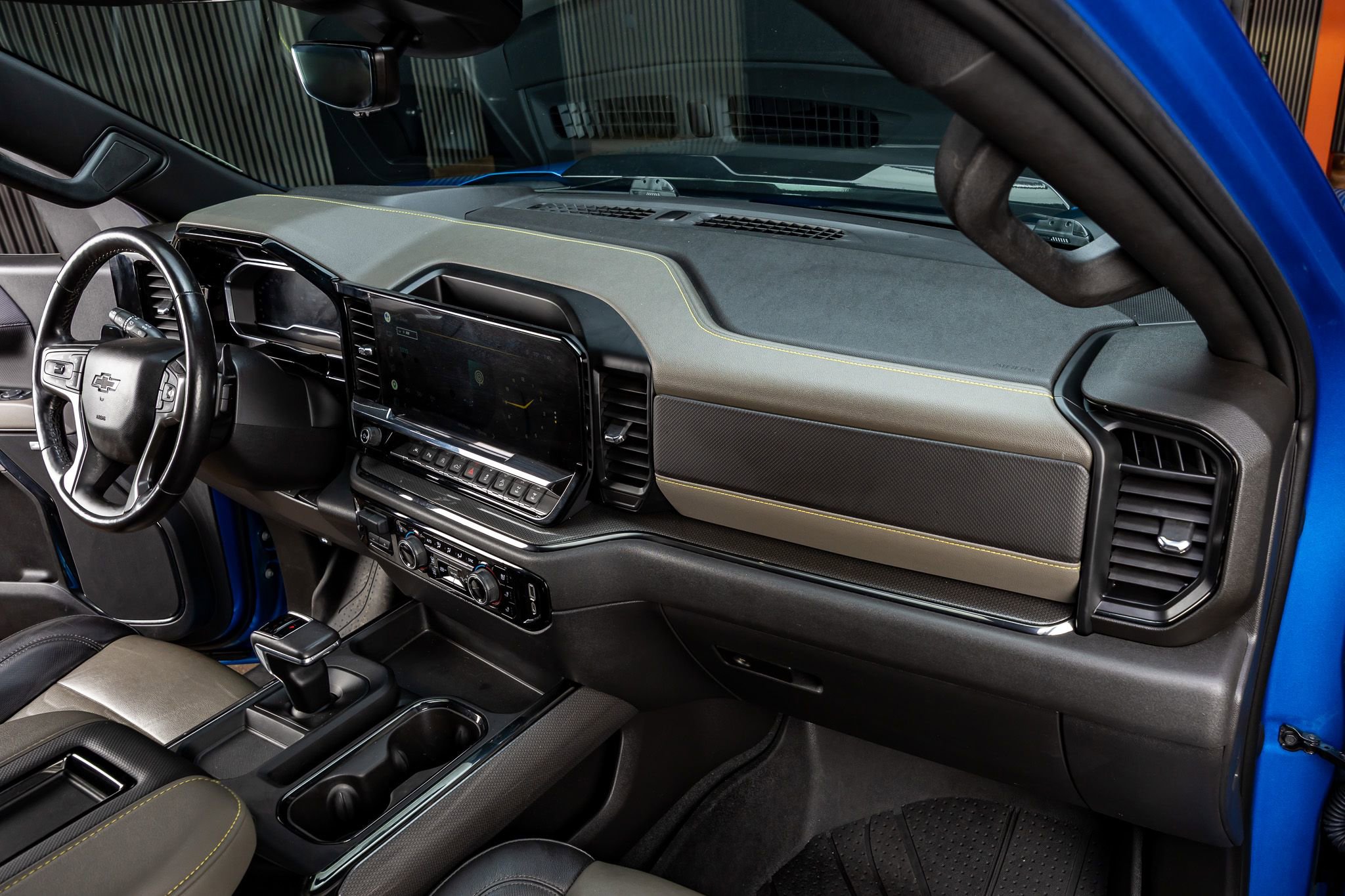 Used 2022 Chevrolet Silverado 1500 ZR2 w/ Technology Package AWD/4WD image 18