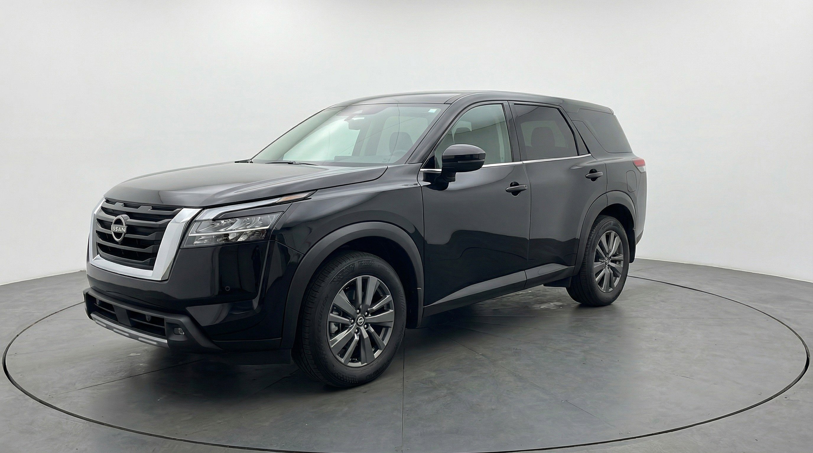 Used 2025 Nissan Pathfinder SV FWD image 3