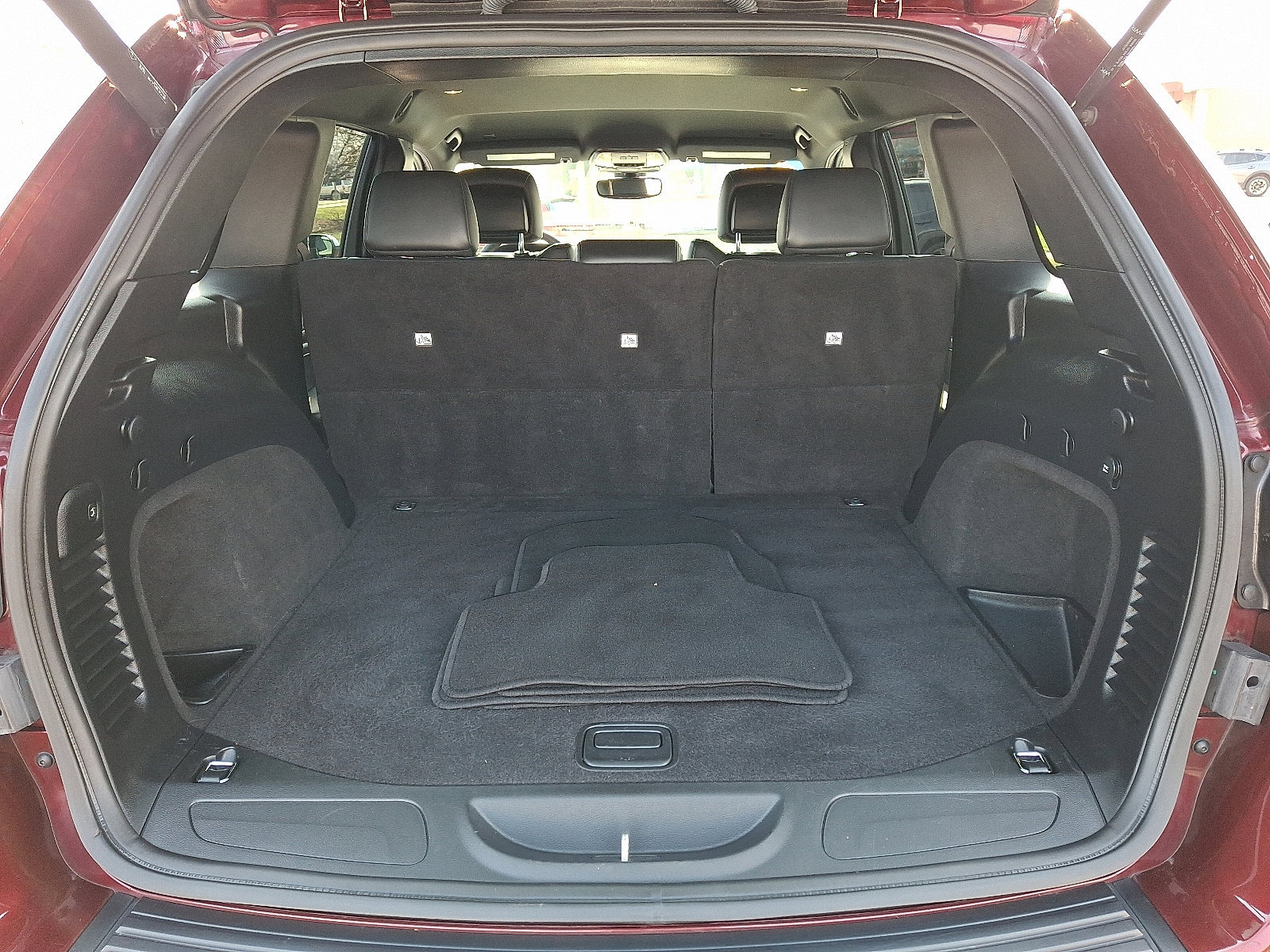 Used 2019 Jeep Grand Cherokee Altitude image 27