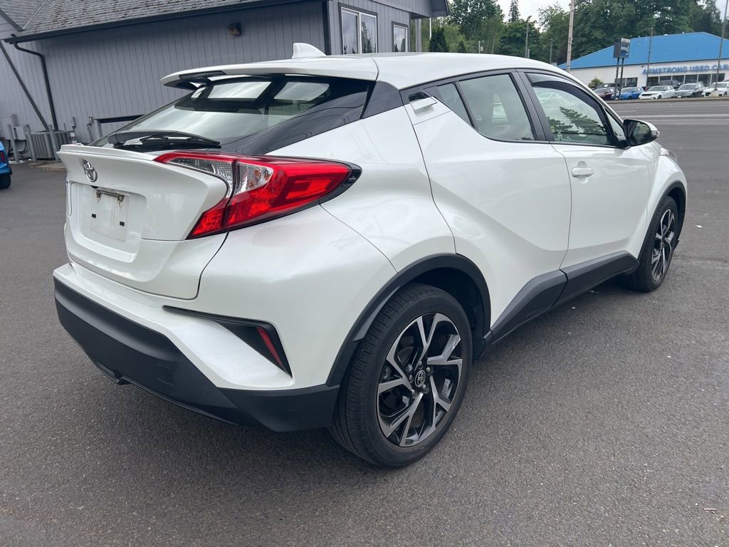 Used 2021 Toyota C-HR XLE FWD image 4