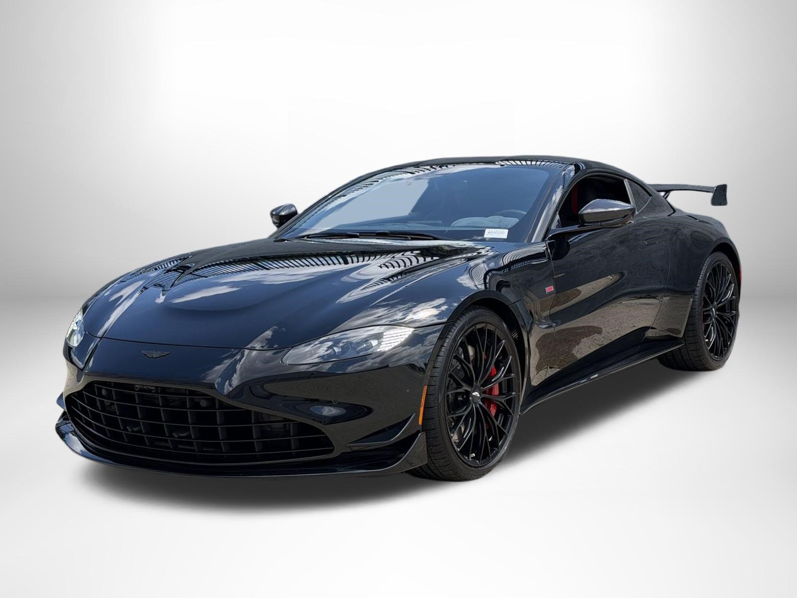 Used 2022 Aston Martin V8 Vantage Coupe RWD image 17