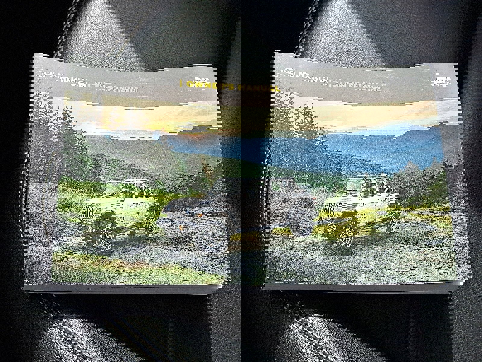 Used 2023 Jeep Wrangler Unlimited Sahara image 25