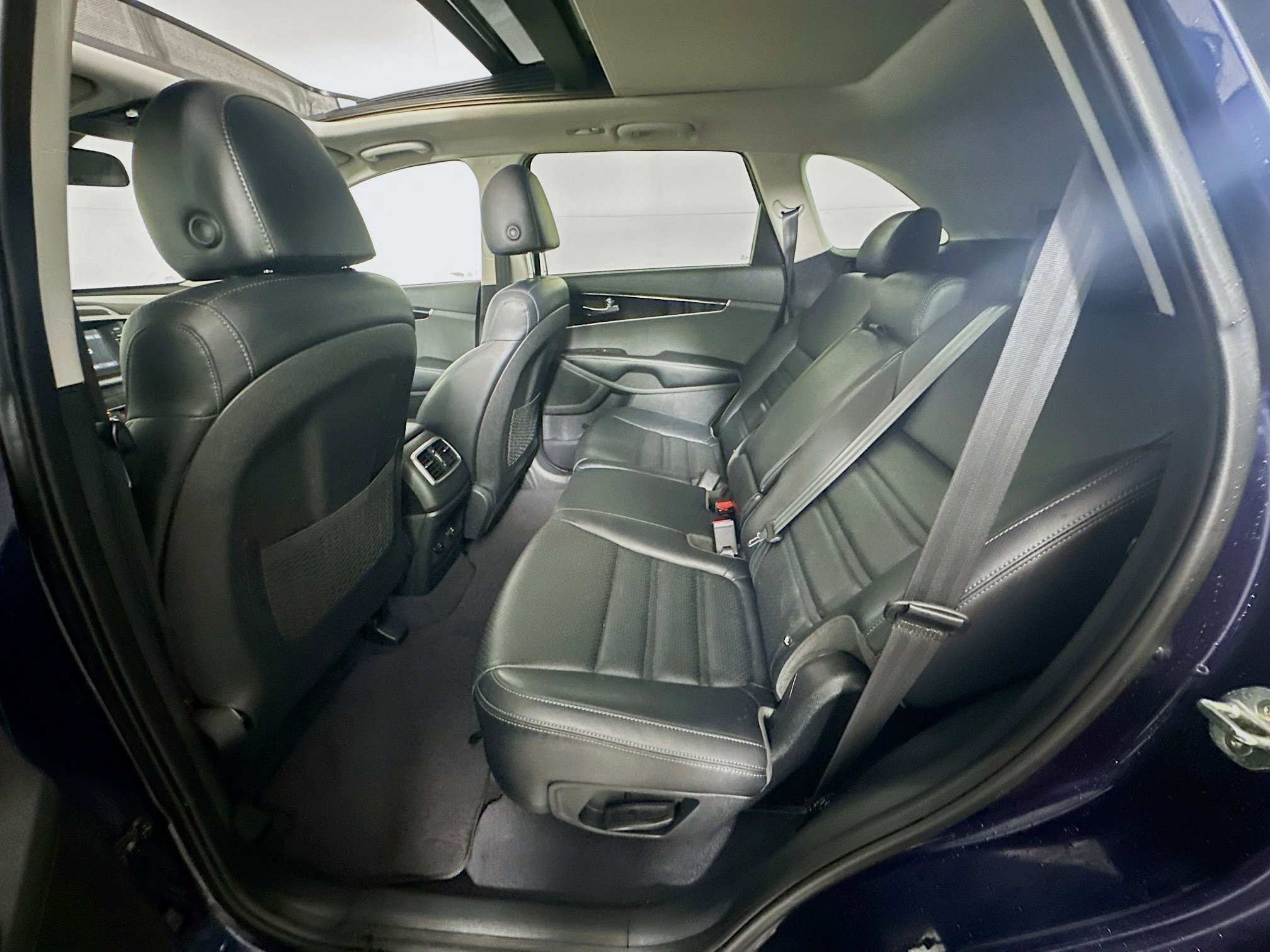 Used 2020 Kia Sorento EX FWD image 27