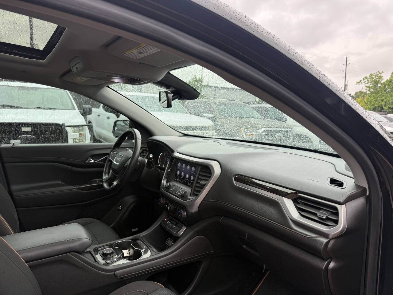 Used 2020 GMC Acadia AT4 w/ GMC Pro Grade Package AWD/4WD image 9