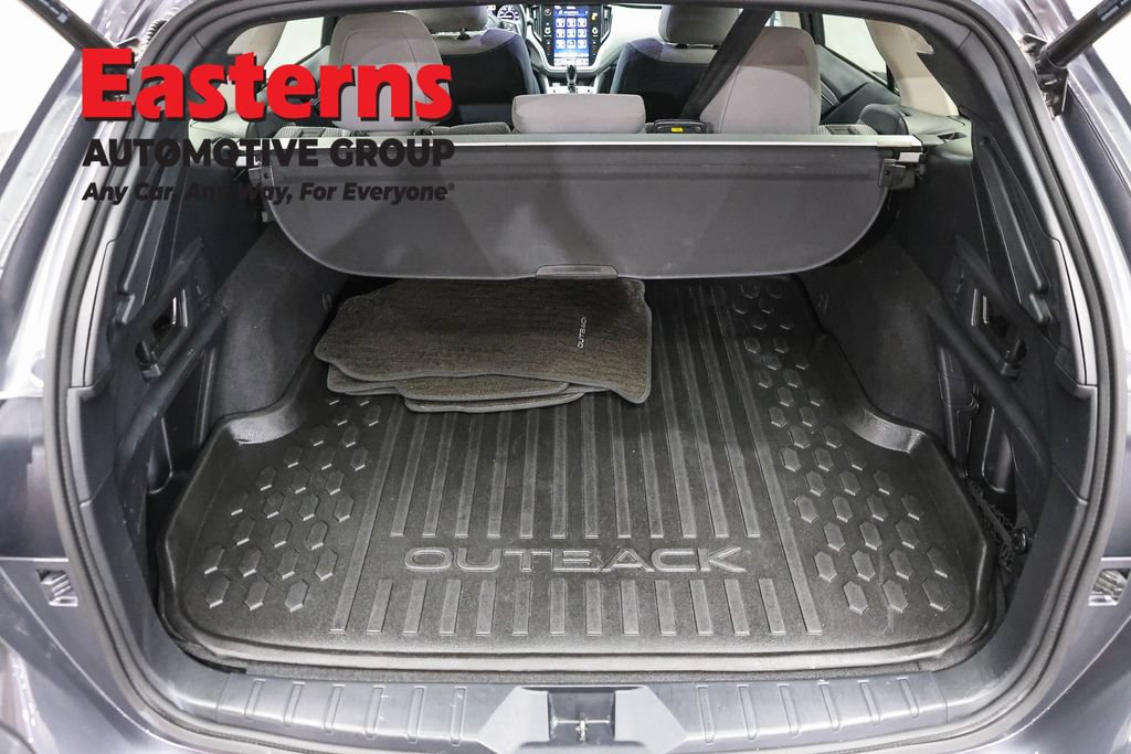Used 2023 Subaru Outback Premium AWD/4WD image 9