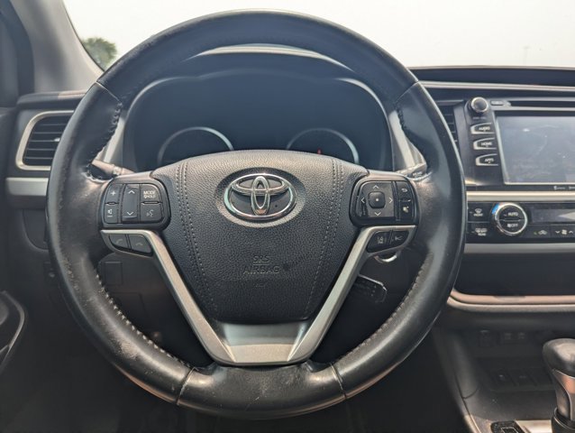 Used 2017 Toyota Highlander XLE FWD image 9