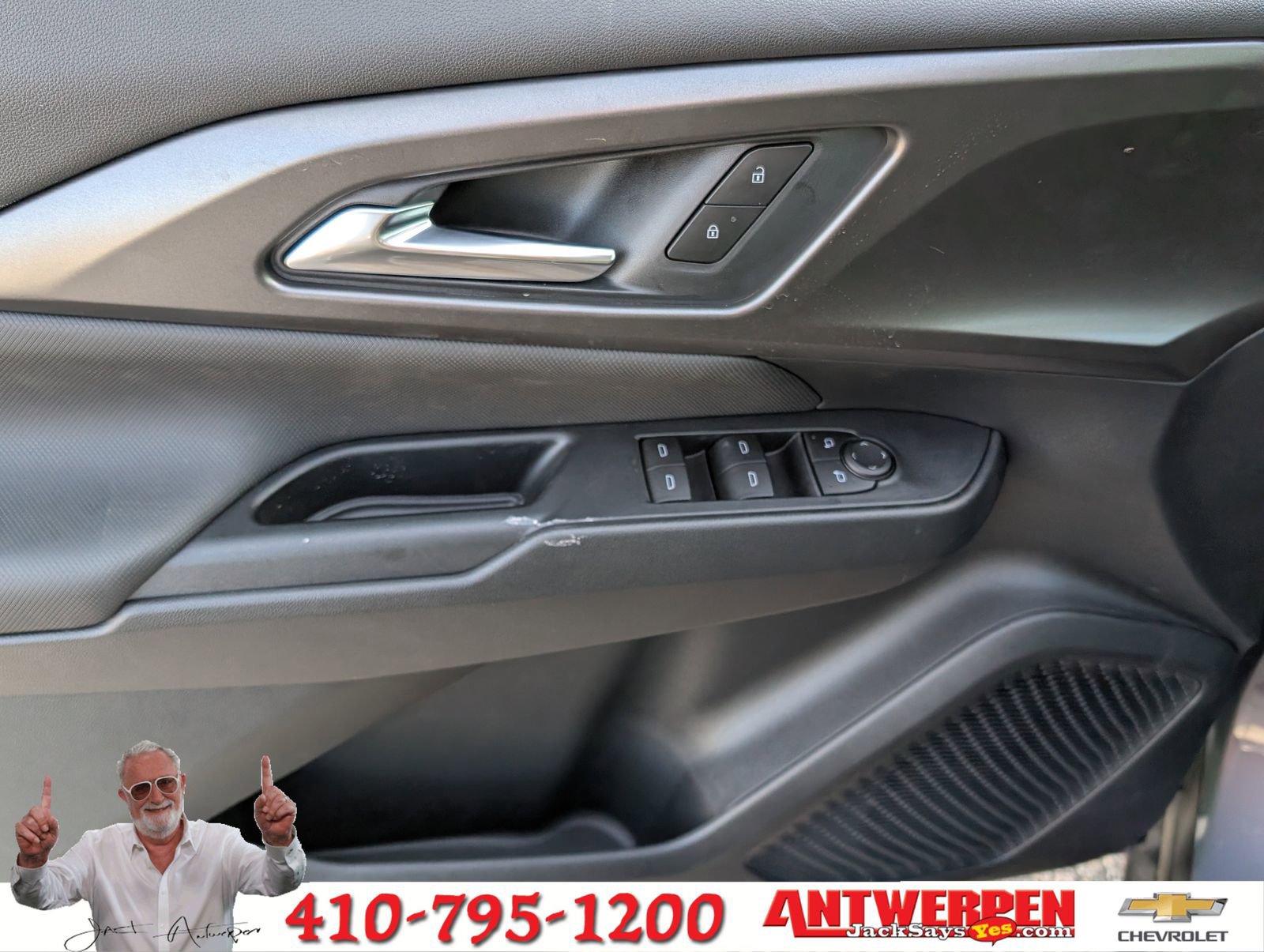 New 2026 Chevrolet Equinox EV LT image 15