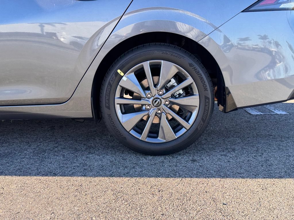 New 2026 Nissan Sentra SL w/ Floor Mat Package FWD image 8
