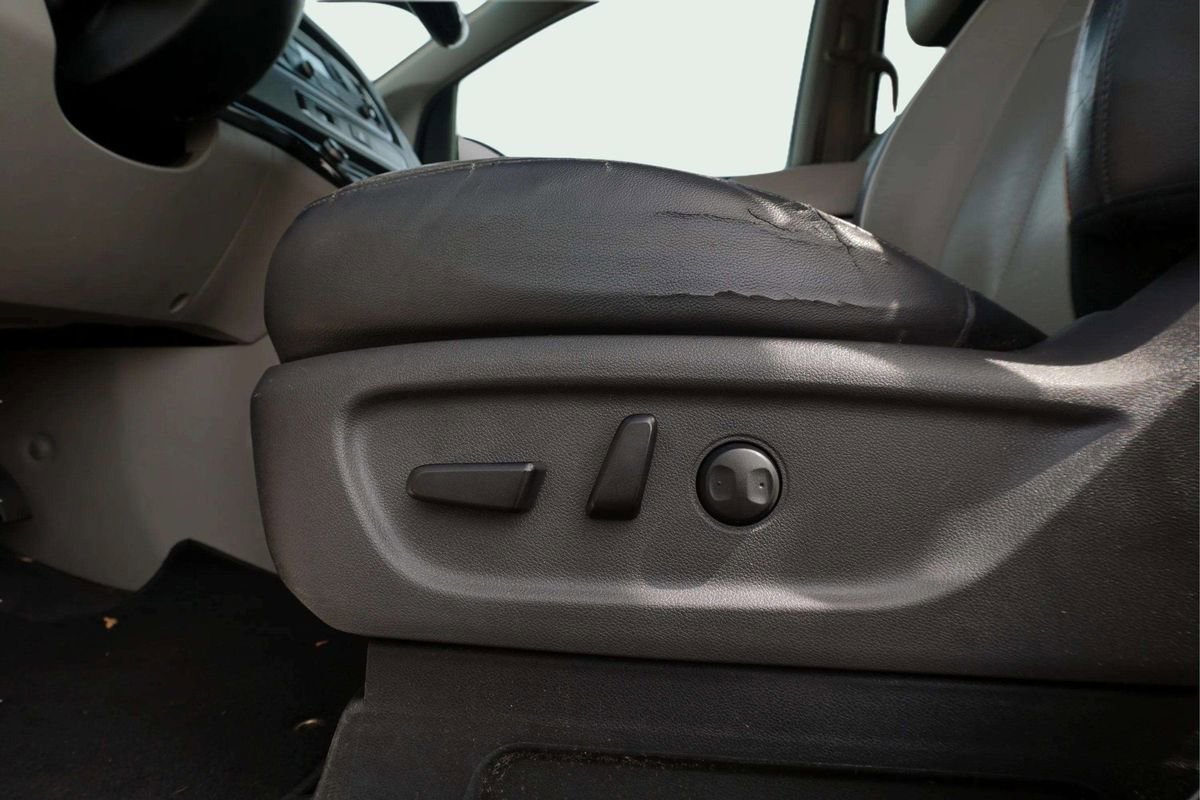 Used 2015 Kia Sedona EX FWD image 16