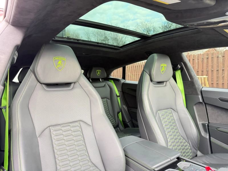 Used 2022 Lamborghini Urus AWD/4WD image 29